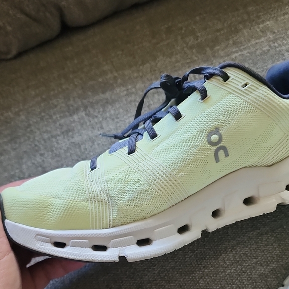 On Cloud Go Running Shoes – Lime Black Lightweight Trainer - Picture 7 of 17